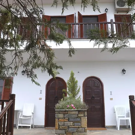 Villa Nikiti Apartament *