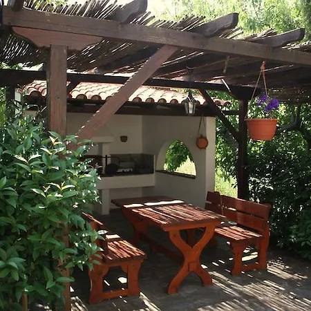 Villa Nikiti *
